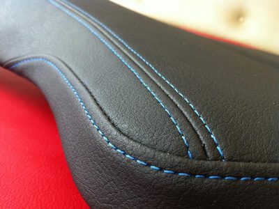 Motorzadels — voorbeeld 1 van Top Stoffering